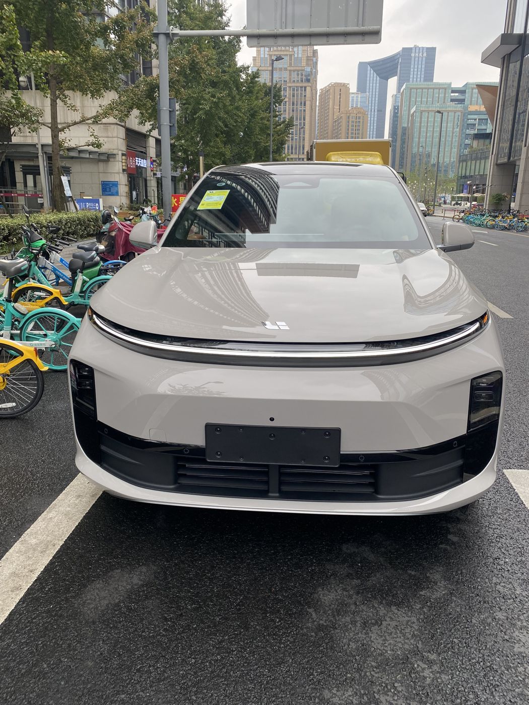 尊时凯尊龙 MEGA 高压纯电 MPV